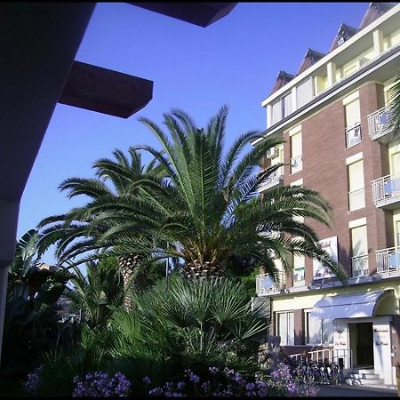 Hotel La Perla Купра-Мариттіма Екстер'єр фото