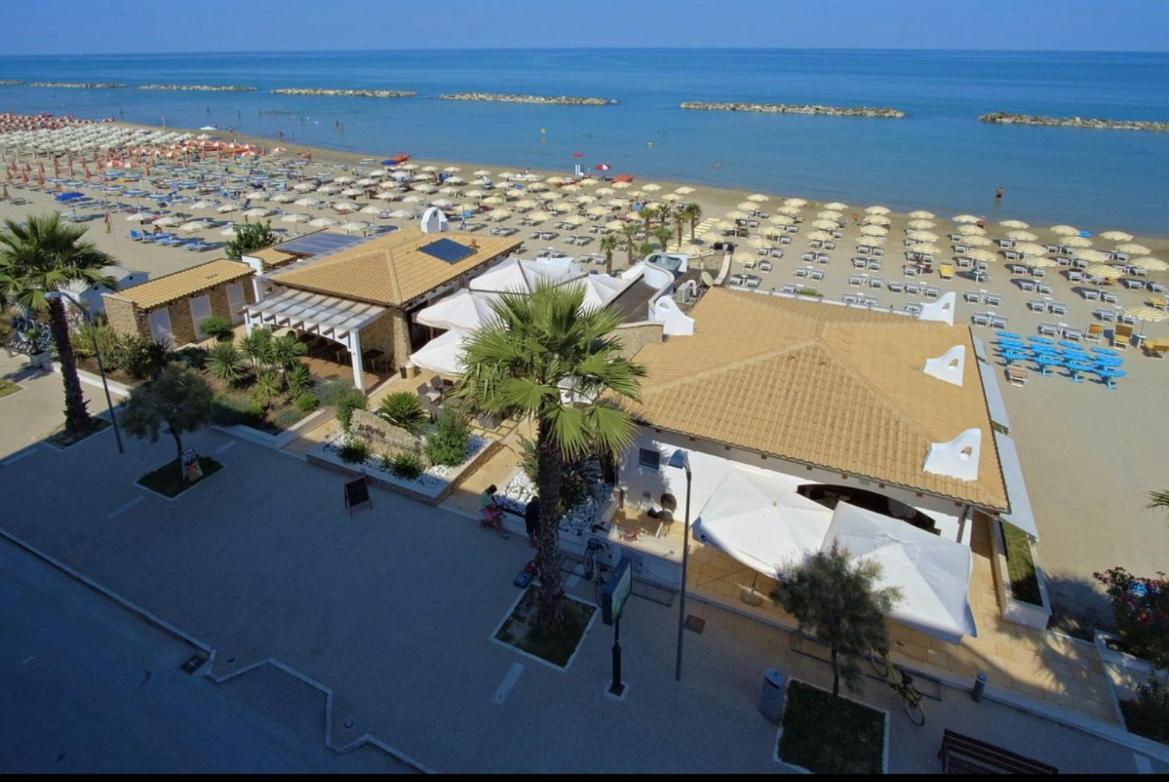 Hotel La Perla Купра-Мариттіма Екстер'єр фото