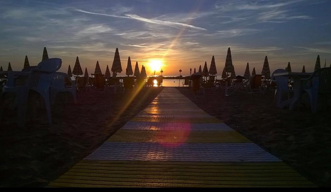 Hotel La Perla Купра-Мариттіма Екстер'єр фото