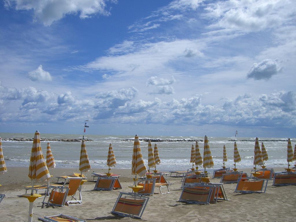Hotel La Perla Купра-Мариттіма Екстер'єр фото