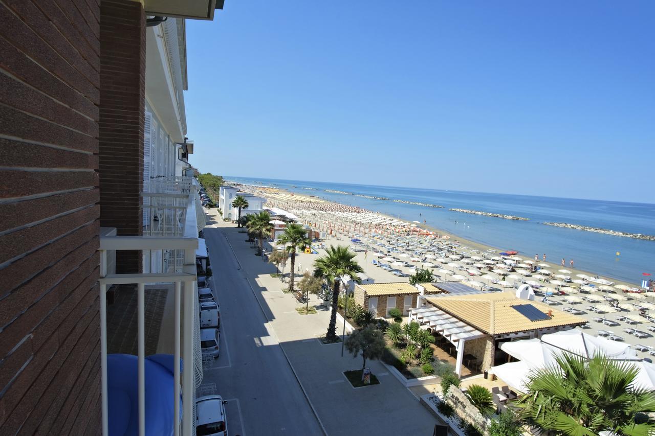 Hotel La Perla Купра-Мариттіма Екстер'єр фото