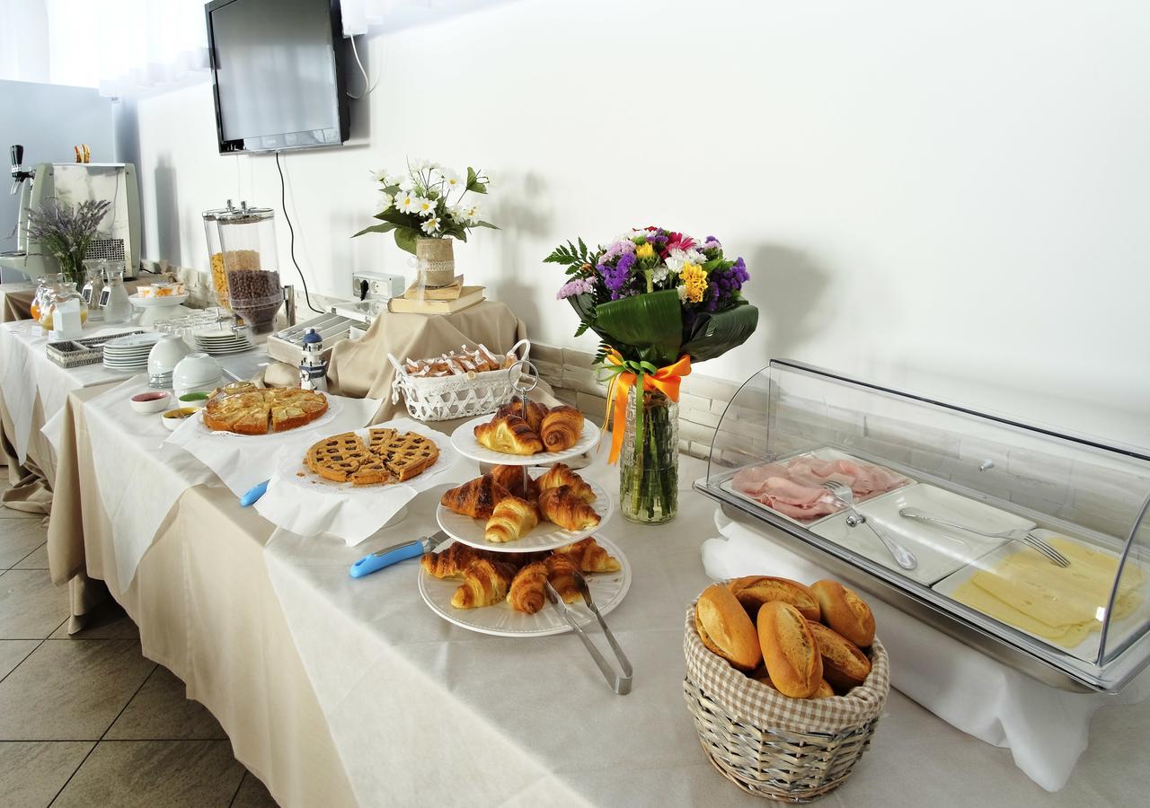 Hotel La Perla Купра-Мариттіма Екстер'єр фото
