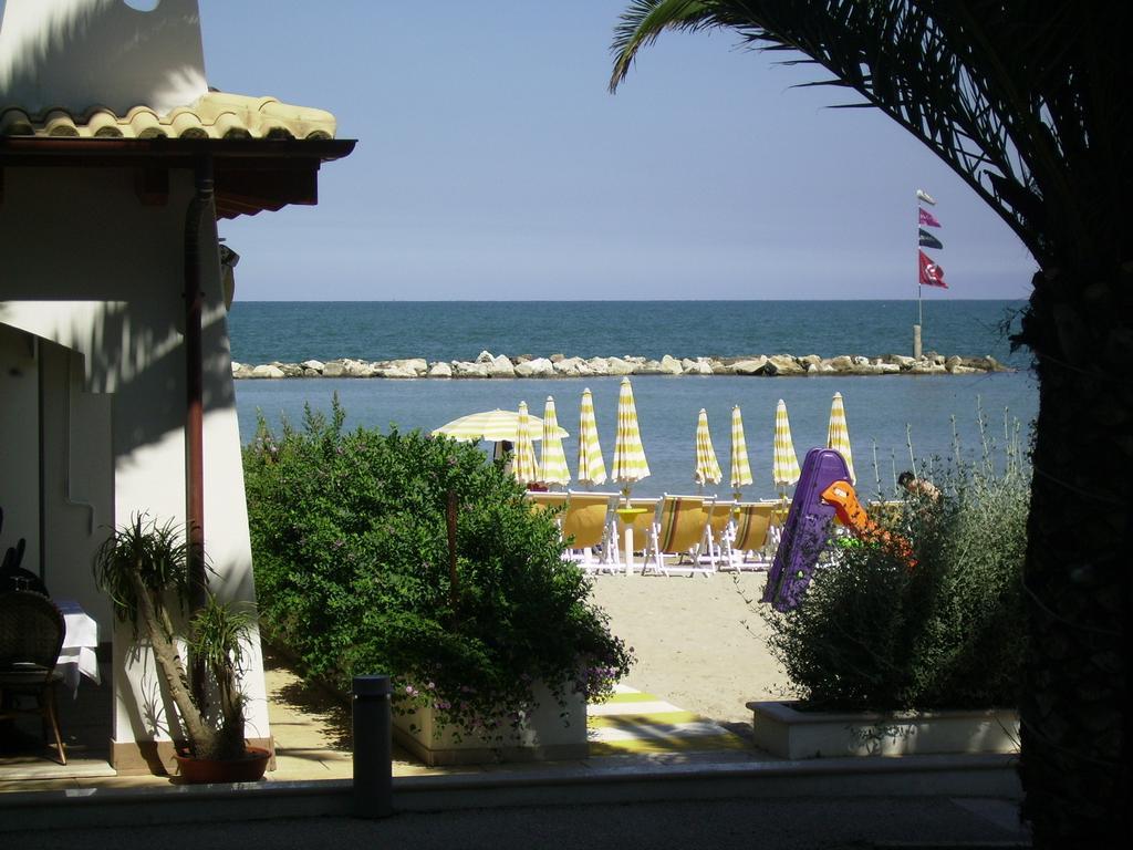 Hotel La Perla Купра-Мариттіма Екстер'єр фото